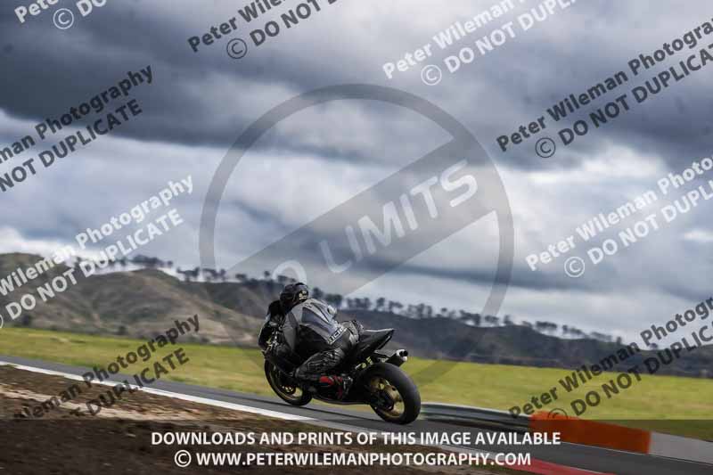 cadwell no limits trackday;cadwell park;cadwell park photographs;cadwell trackday photographs;enduro digital images;event digital images;eventdigitalimages;navarra;no limits trackdays;peter wileman photography;racing digital images;trackday digital images;trackday photos